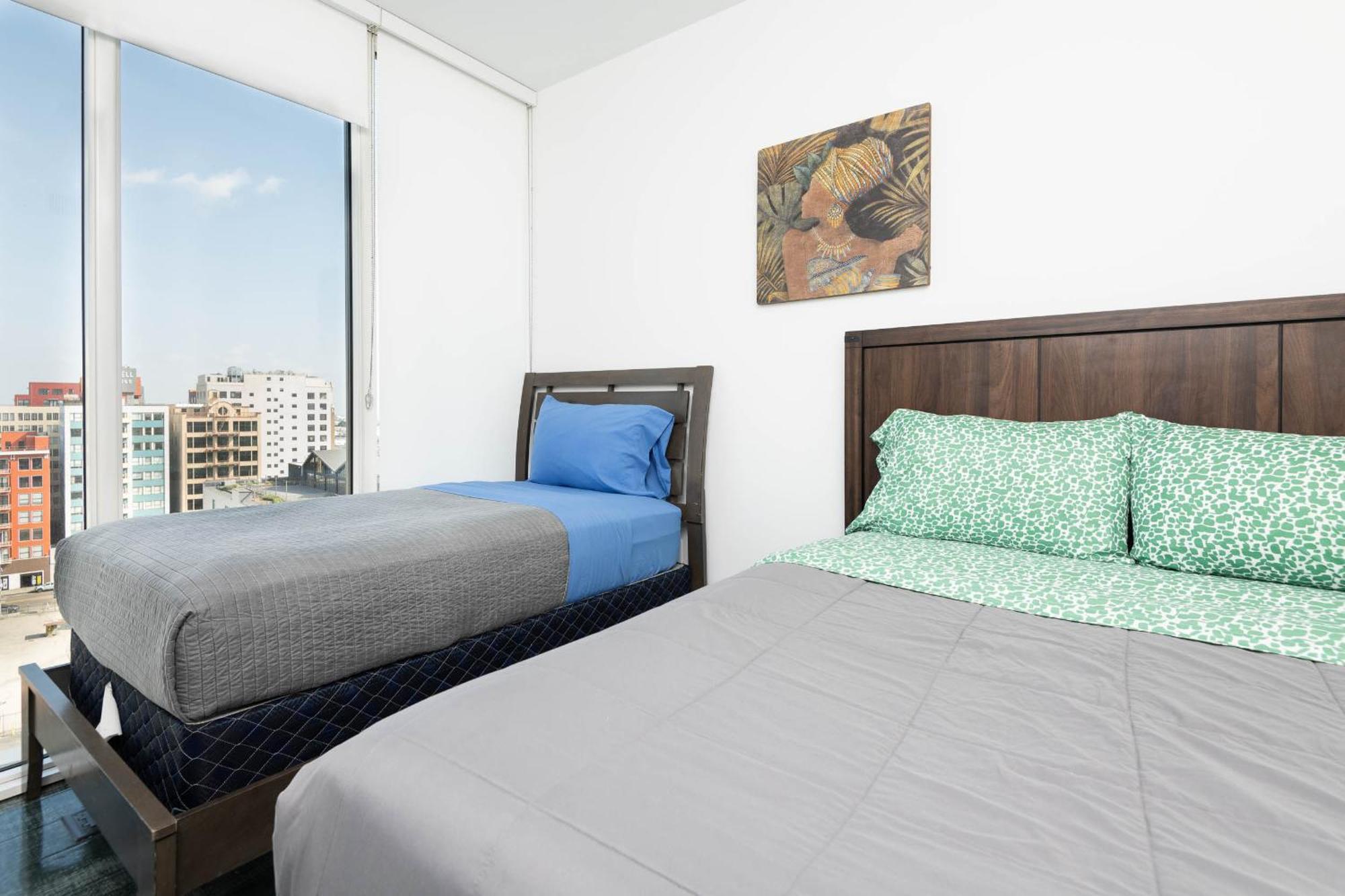 3-bed High-rise With Panoramic Views, Pool & Appartement Los Angeles