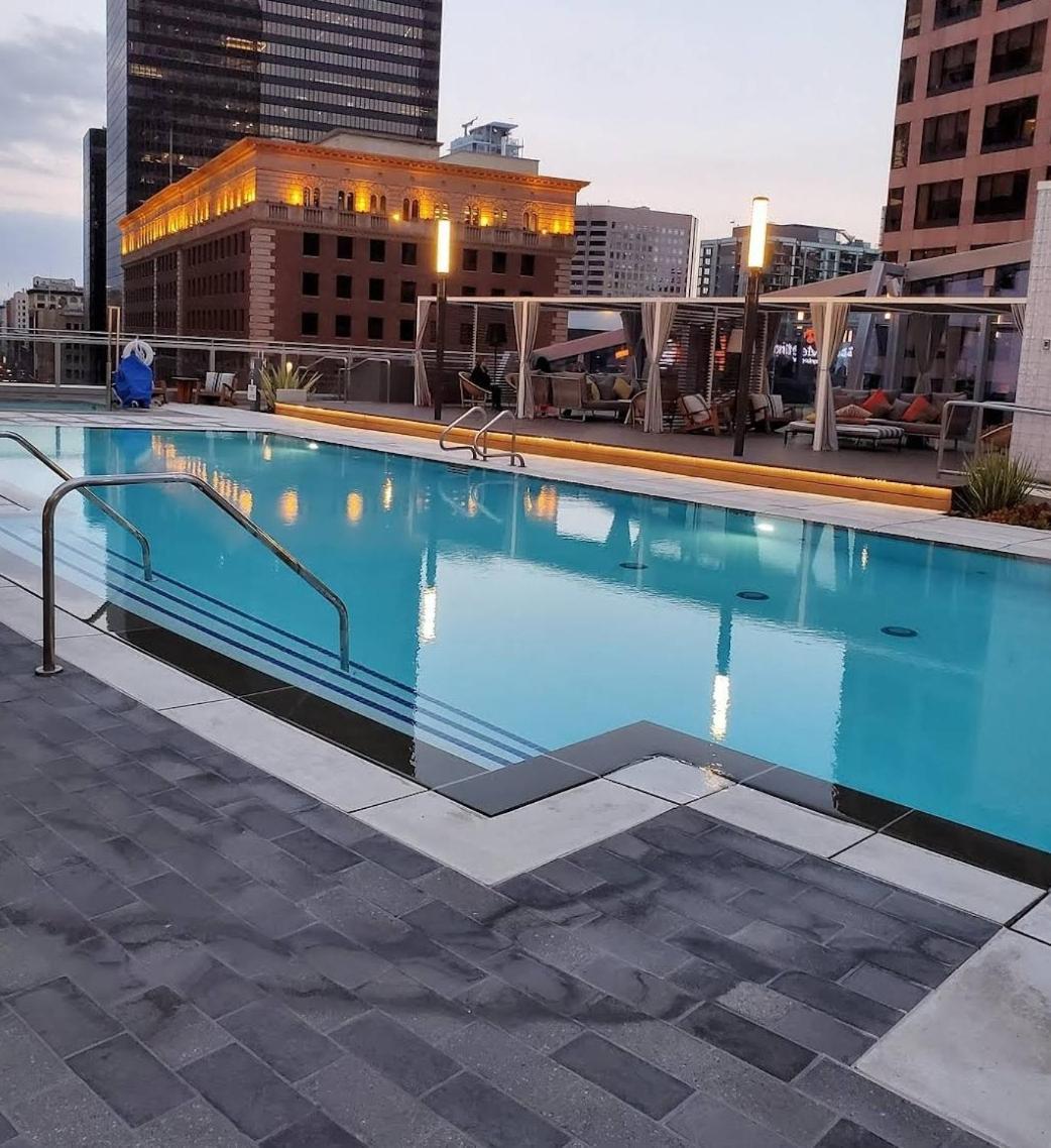 3-bed High-rise With Panoramic Views, Pool & Appartement