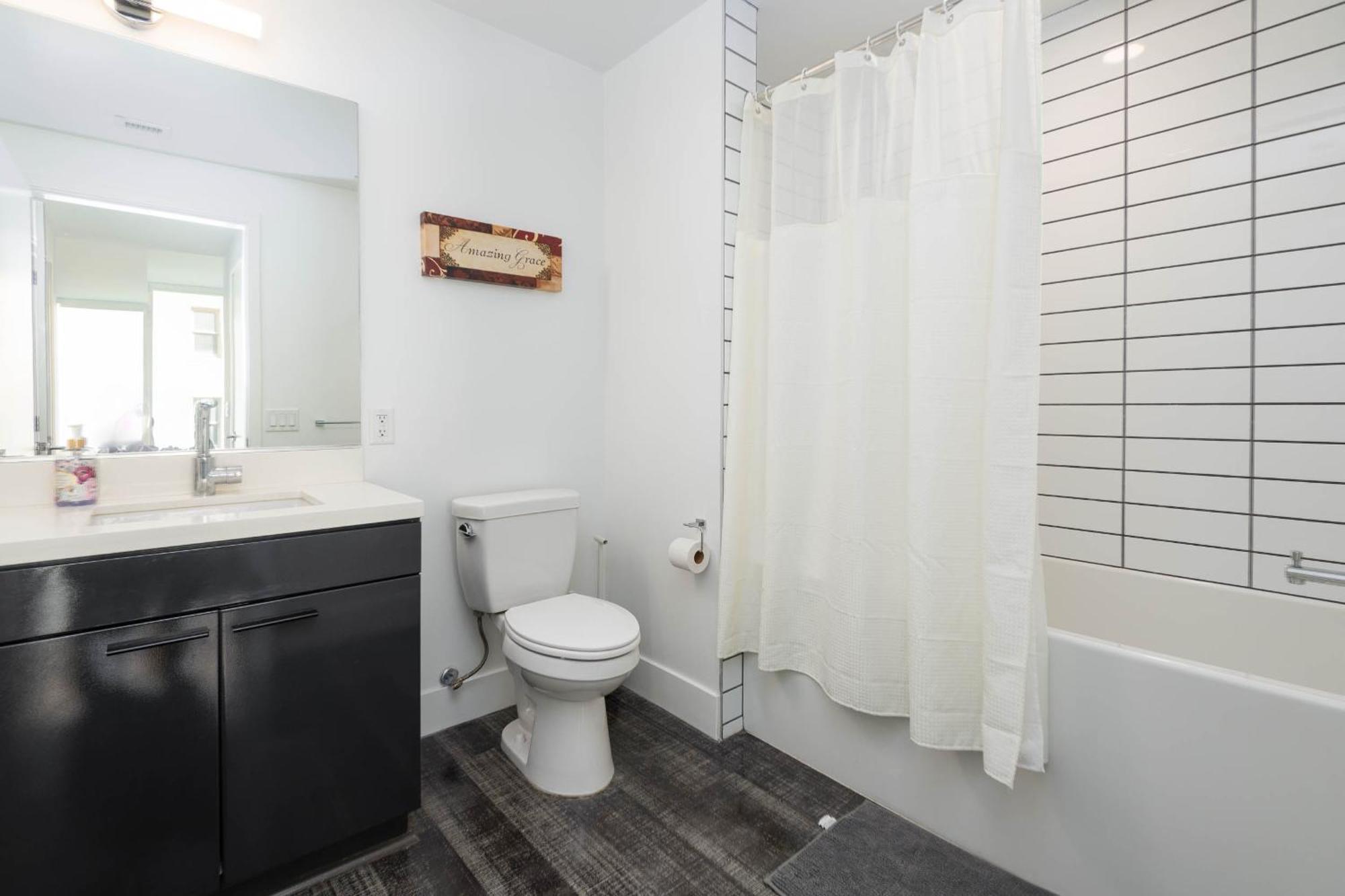 3-bed High-rise With Panoramic Views, Pool & Appartement Los Angeles